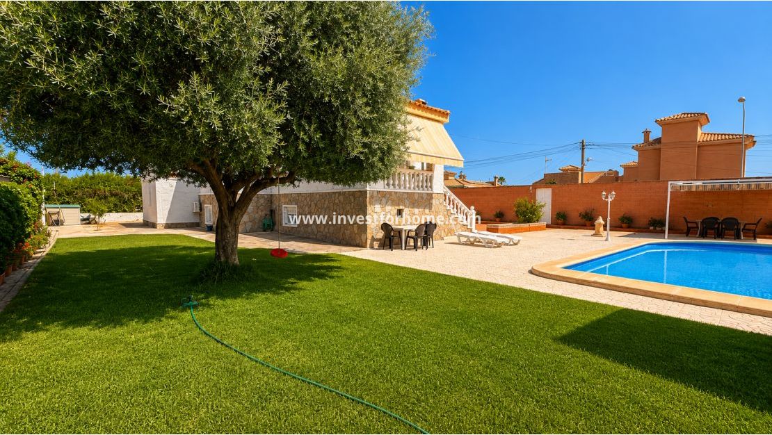 Sale - Villa - Torrevieja - La Siesta-El Chaparral