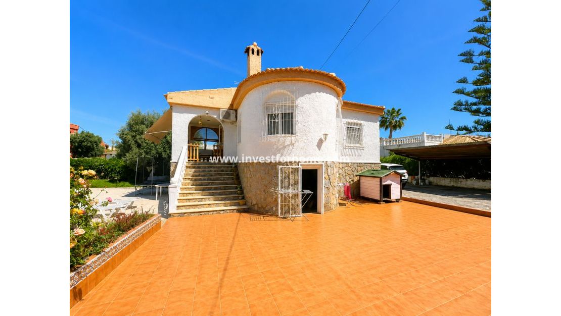 Sale - Villa - Torrevieja - La Siesta-El Chaparral