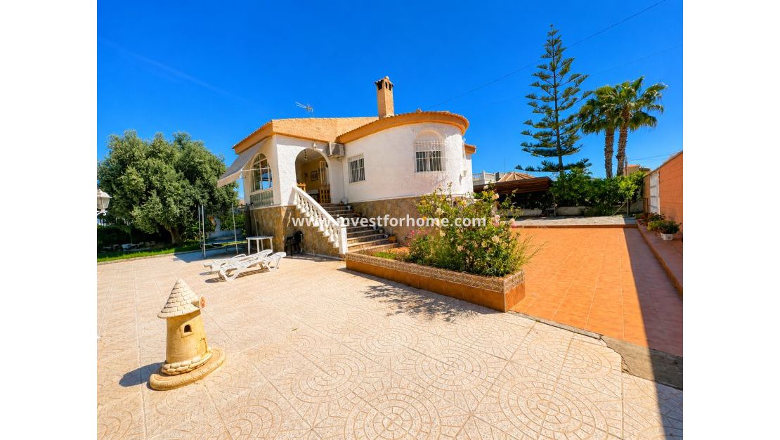 Sale - Villa - Torrevieja - La Siesta-El Chaparral