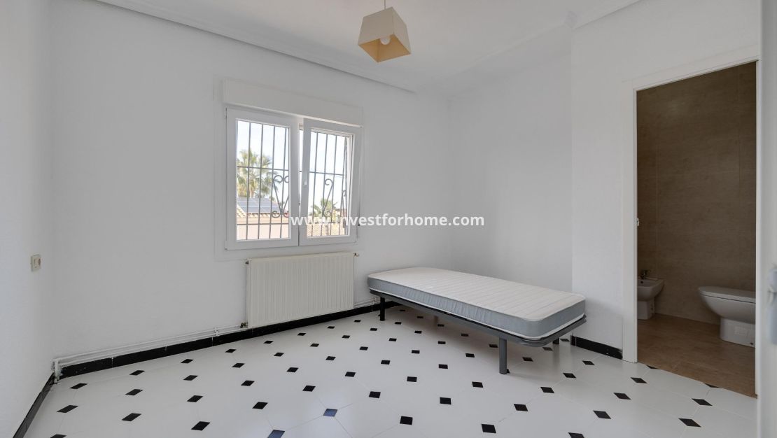 Sale - Villa - Torrevieja - La Siesta - El Salado - Torreta