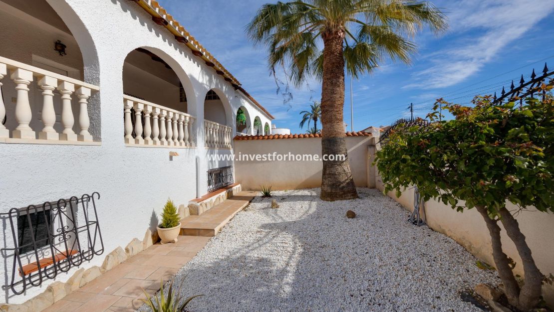 Sale - Villa - Torrevieja - La Siesta - El Salado - Torreta