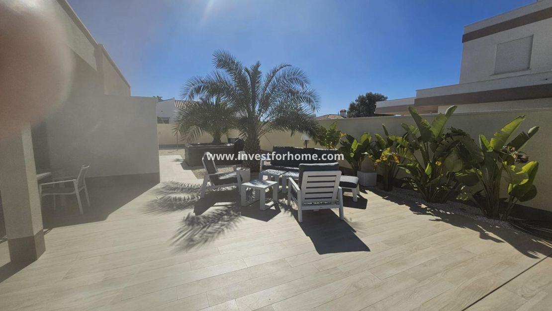 Sale - Villa - Torrevieja - La Siesta - El Salado - Torreta