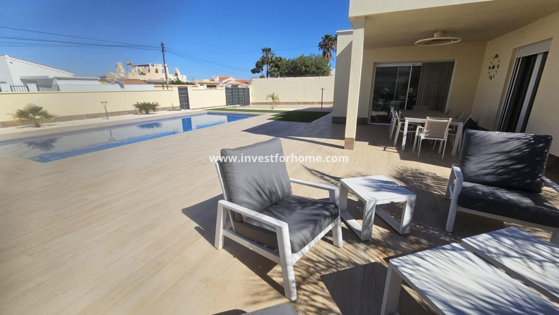 Sale - Villa - Torrevieja - La Siesta - El Salado - Torreta