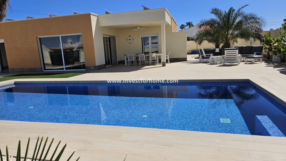 Sale - Villa - Torrevieja - La Siesta - El Salado - Torreta