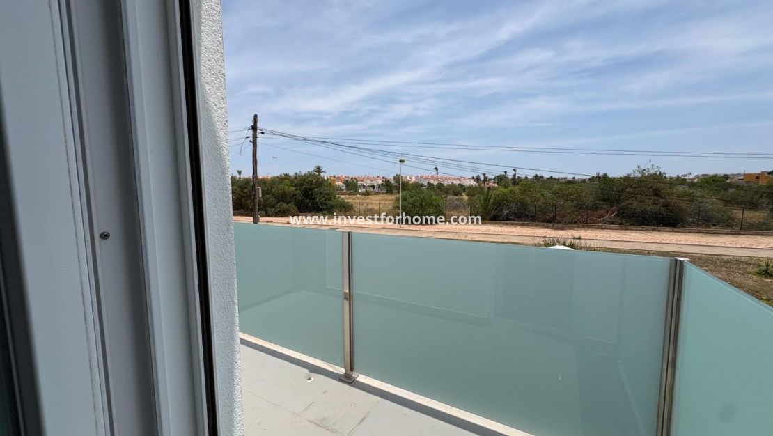 Sale - Villa - Torrevieja - La Siesta