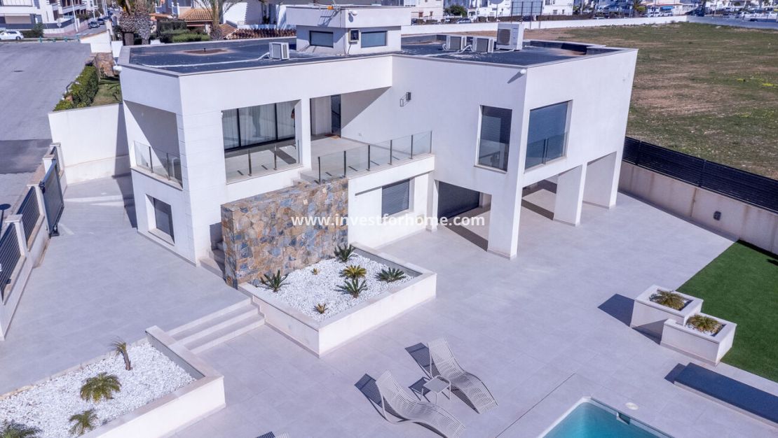 Sale - Villa - Torrevieja - La Valeta