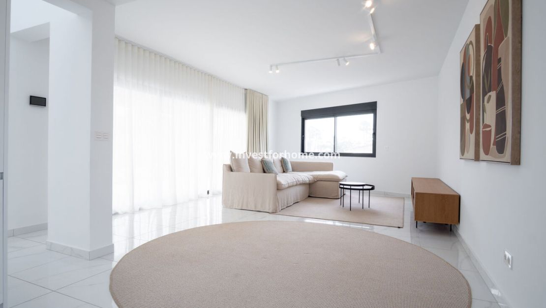Sale - Villa - Torrevieja - La Valeta