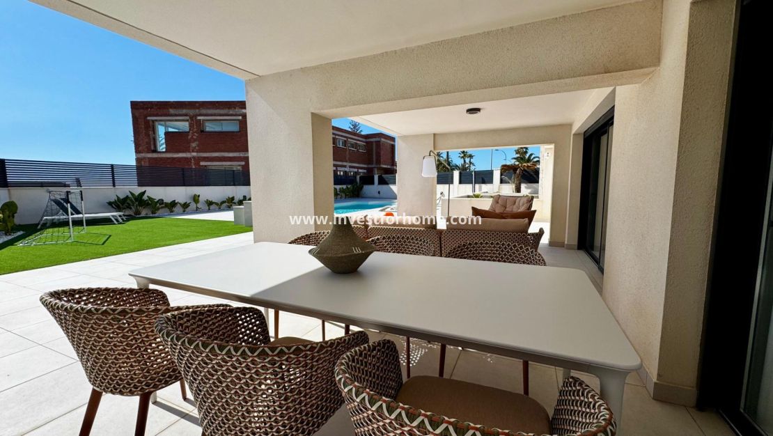 Sale - Villa - Torrevieja - La Veleta