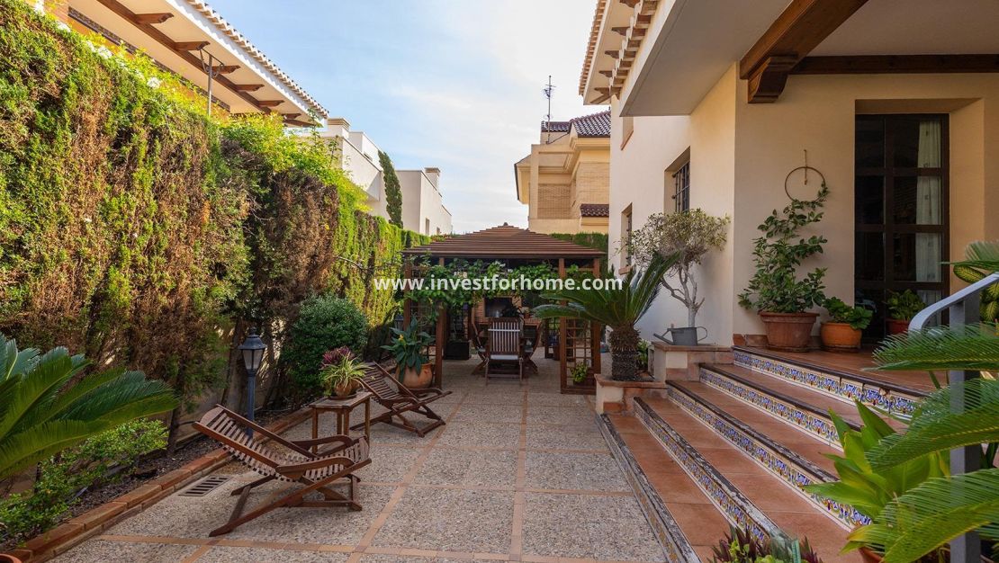 Sale - Villa - Torrevieja - La Veleta