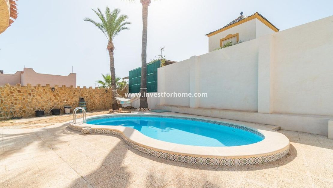 Sale - Villa - Torrevieja - Los Altos