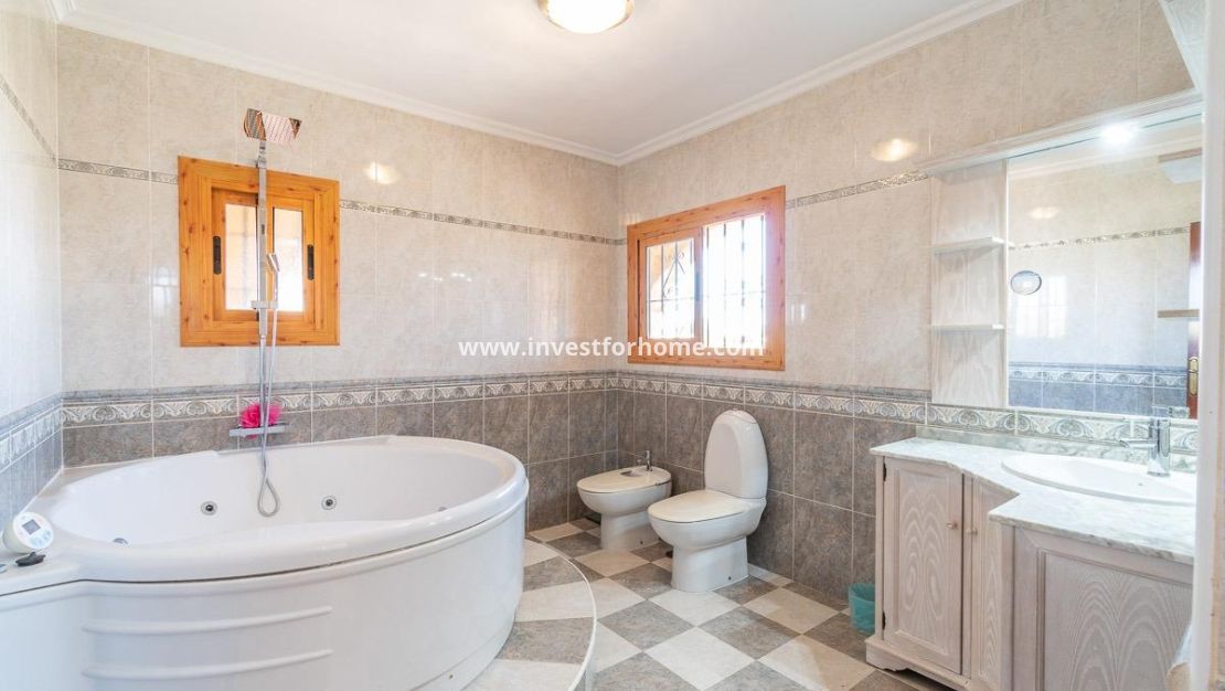 Sale - Villa - Torrevieja - Los Altos