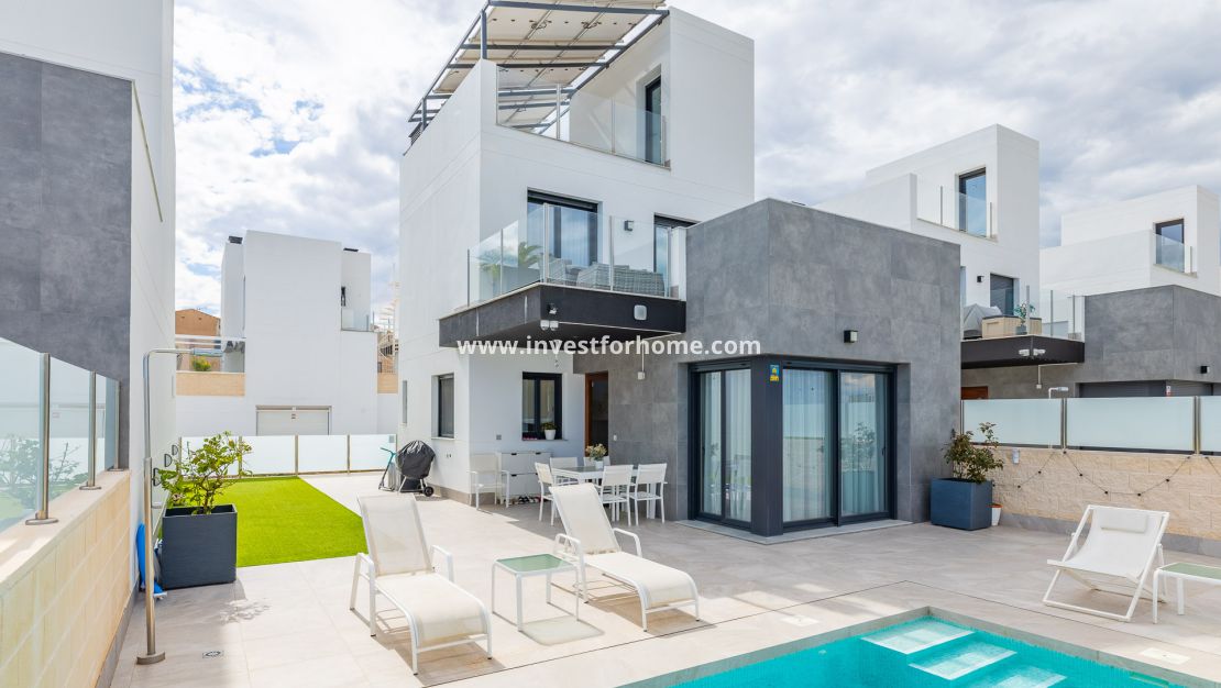 Sale - Villa - Torrevieja - Los Altos
