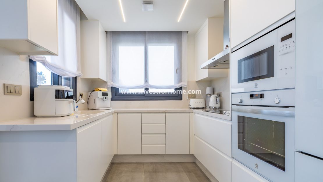 Sale - Villa - Torrevieja - Los Altos