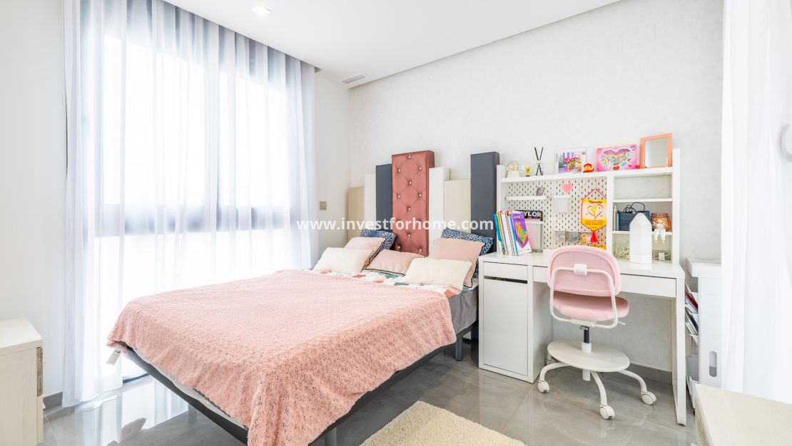 Sale - Villa - Torrevieja - Los Altos