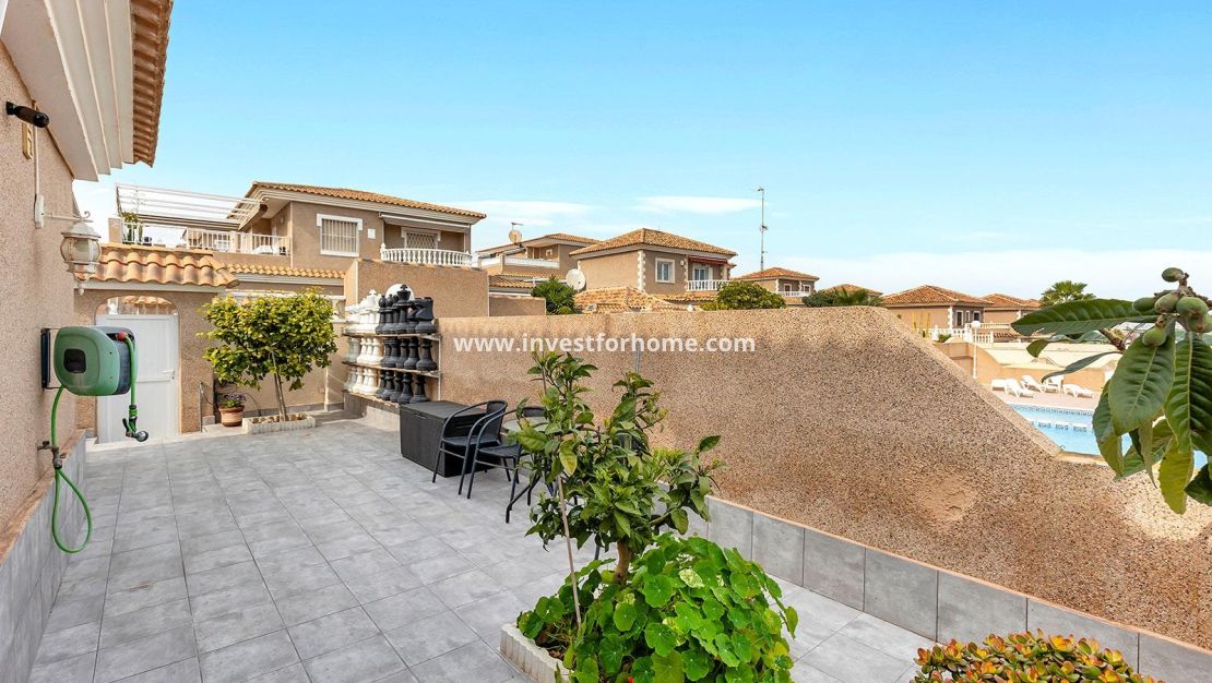Sale - Villa - Torrevieja - Los Balcones - Los Altos Del Edén