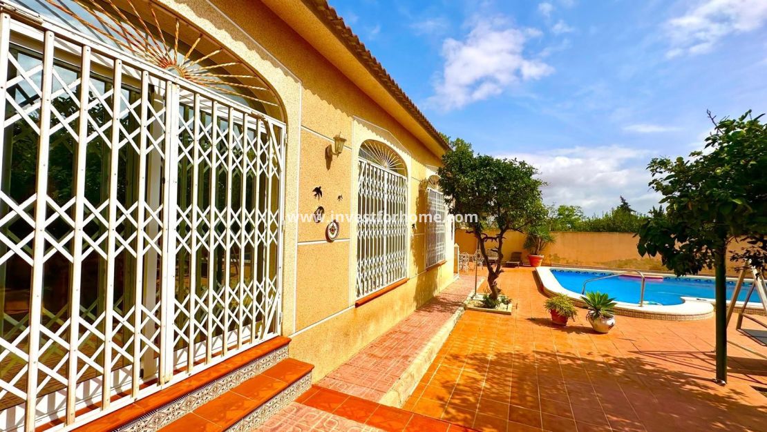 Sale - Villa - Torrevieja - Los Balcones - Los Altos Del Edén