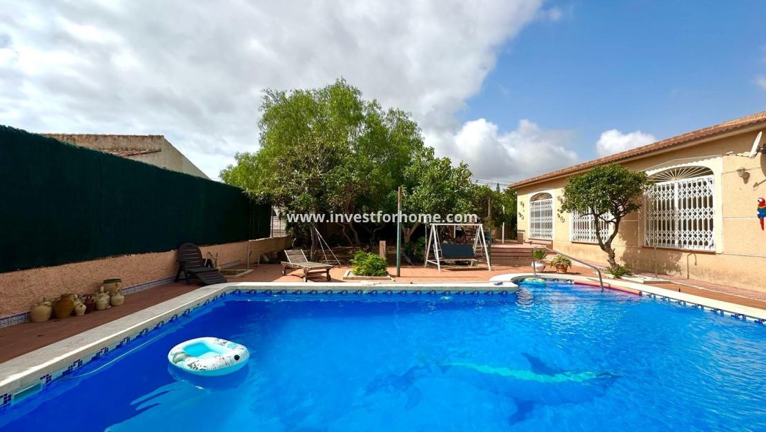 Sale - Villa - Torrevieja - Los Balcones - Los Altos Del Edén
