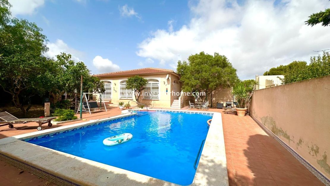 Sale - Villa - Torrevieja - Los Balcones - Los Altos Del Edén