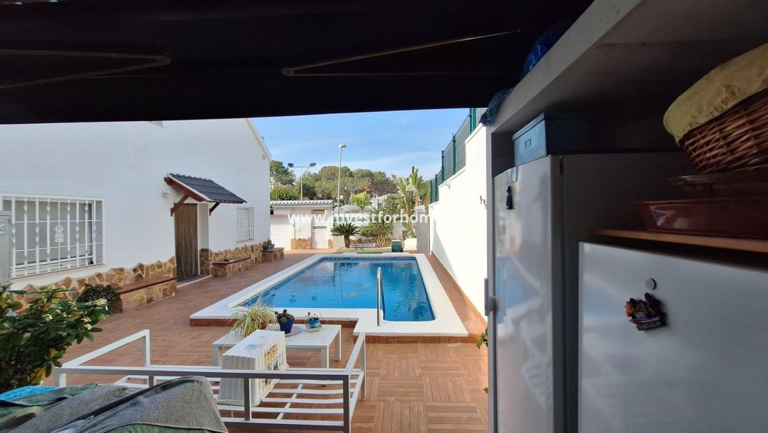 Sale - Villa - Torrevieja - Los Balcones - Los Altos Del Edén