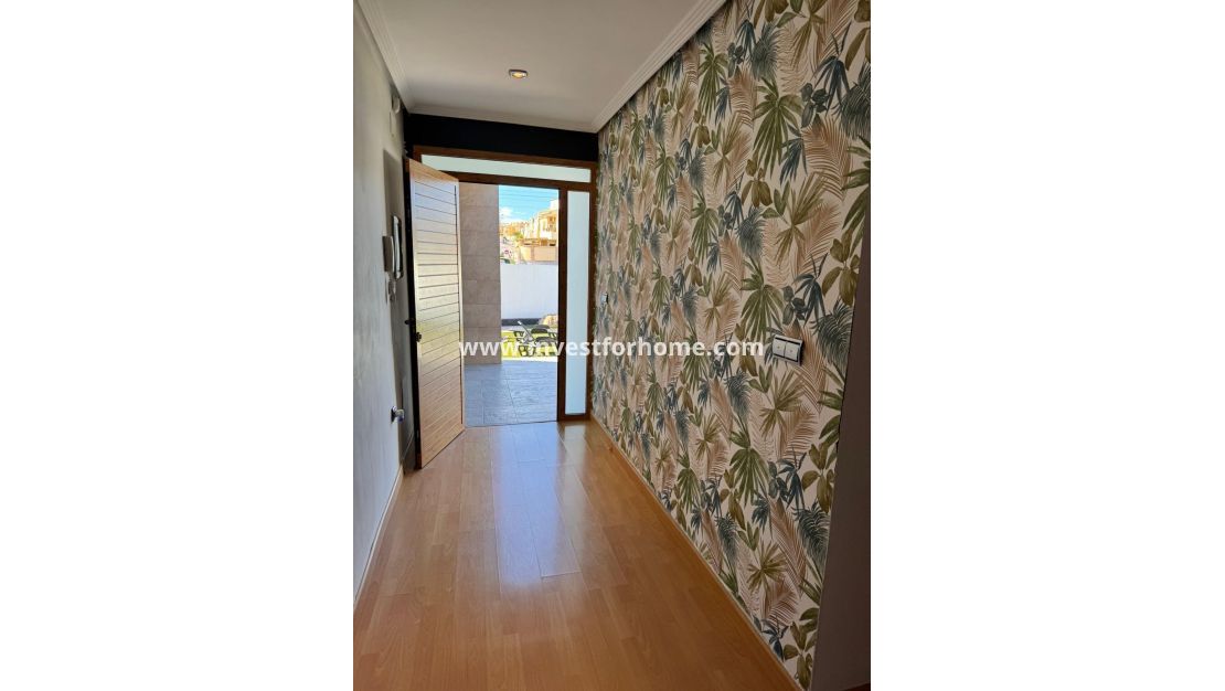 Sale - Villa - Torrevieja - Los Balcones - Los Altos Del Edén