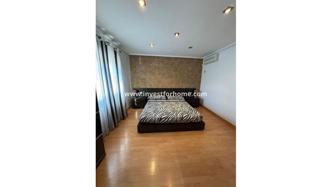 Sale - Villa - Torrevieja - Los Balcones - Los Altos Del Edén