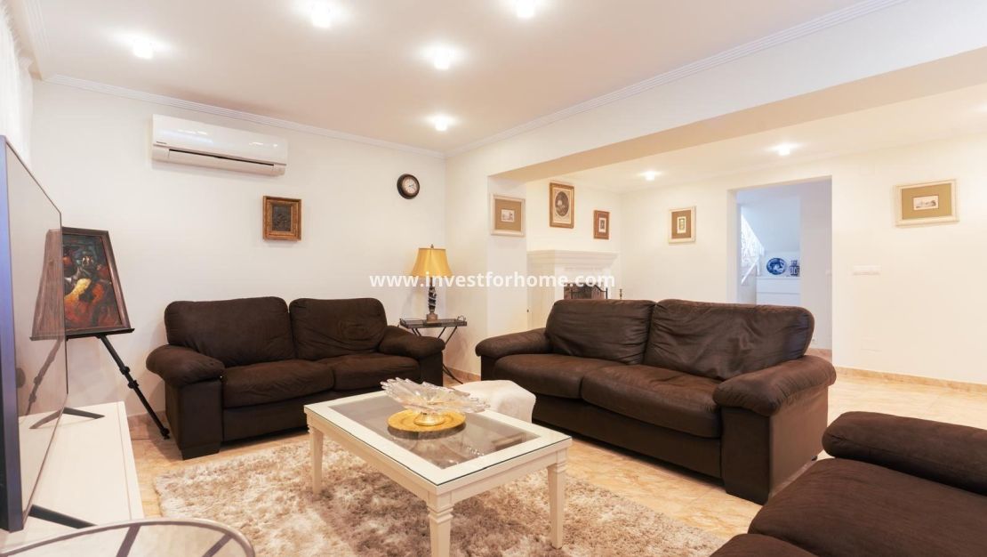 Sale - Villa - Torrevieja - Los Balcones - Los Altos Del Edén