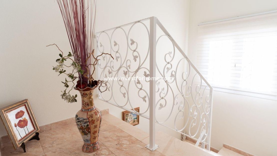 Sale - Villa - Torrevieja - Los Balcones - Los Altos Del Edén