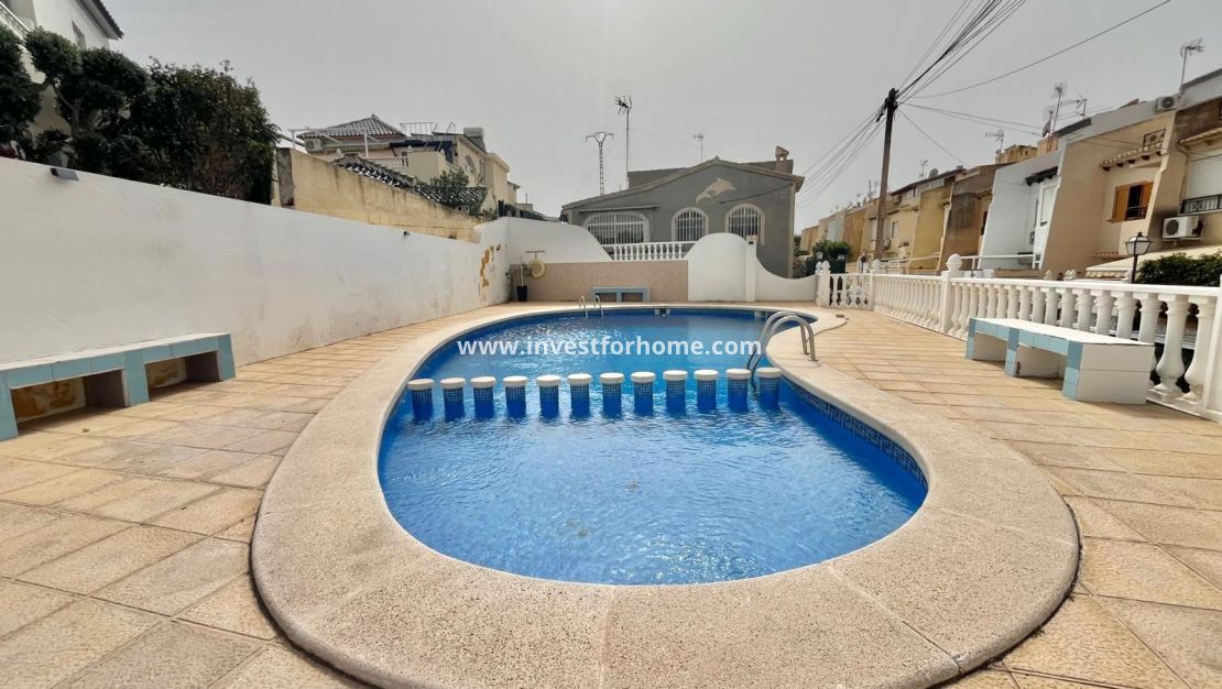 Sale - Villa - Torrevieja - Los Balcones - Los Altos Del Edén