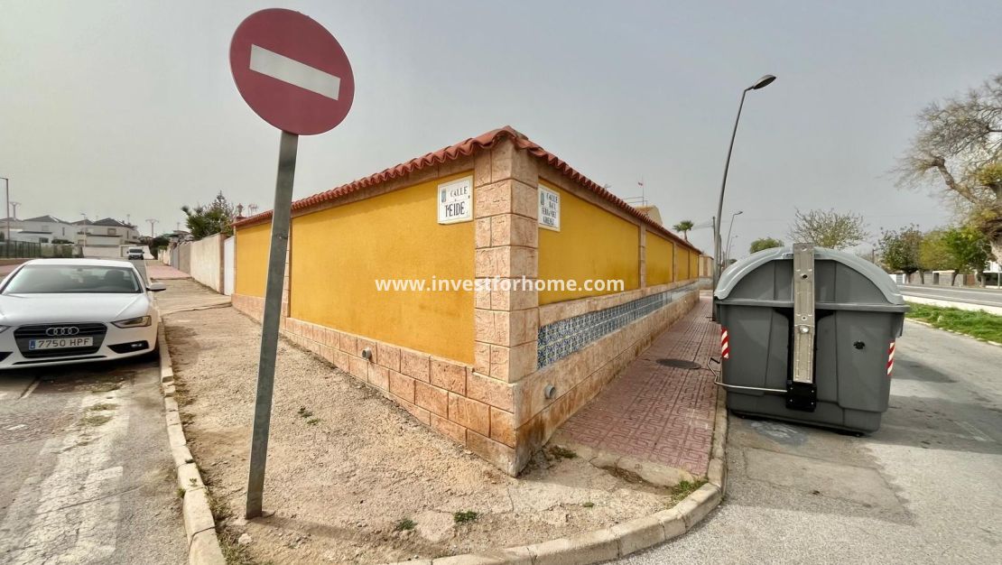 Sale - Villa - Torrevieja - Los Balcones - Los Altos Del Edén