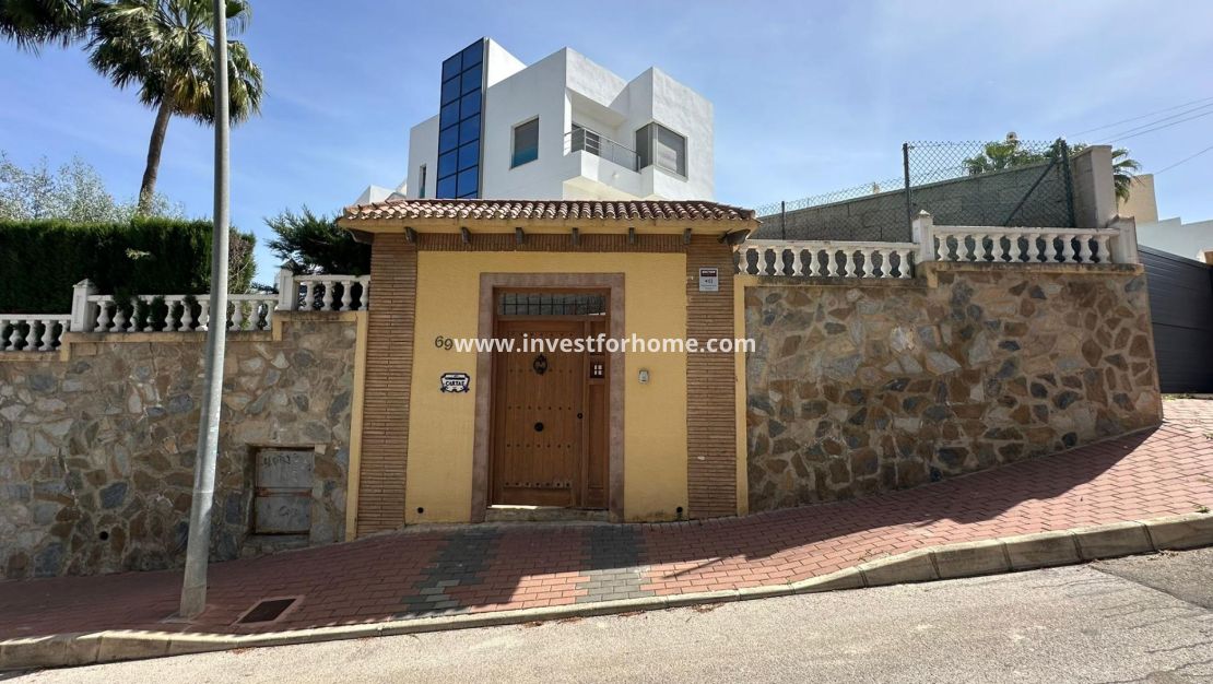 Sale - Villa - Torrevieja - Los Balcones - Los Altos Del Edén