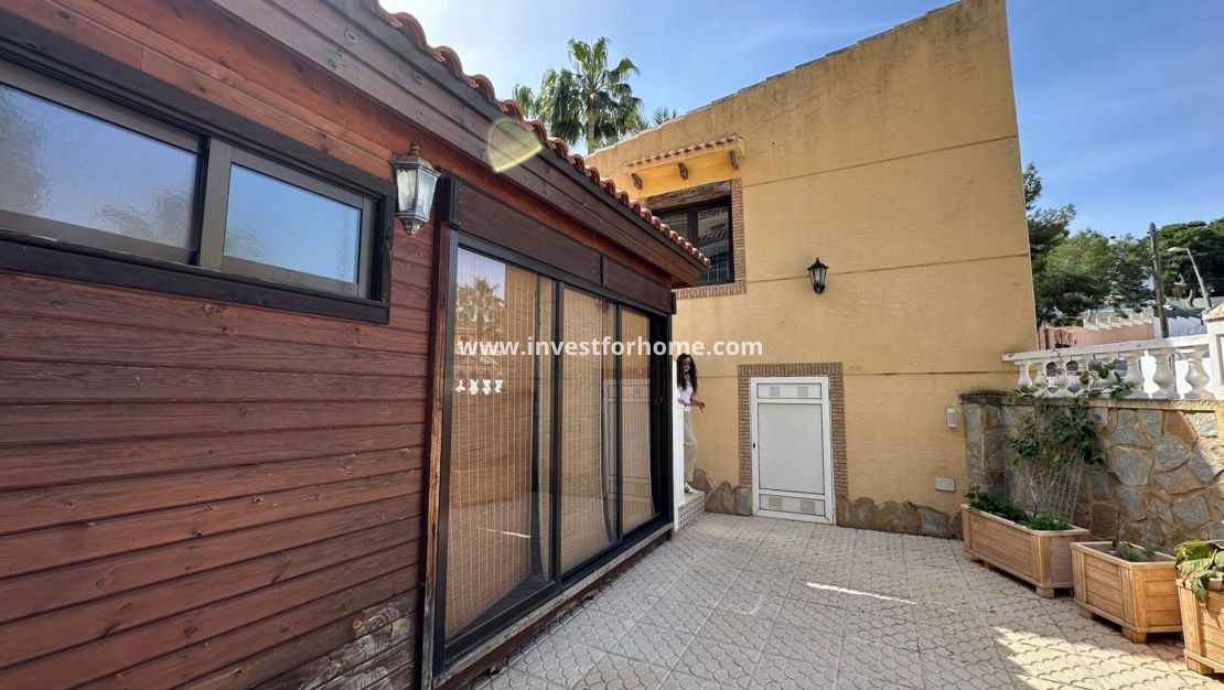 Sale - Villa - Torrevieja - Los Balcones - Los Altos Del Edén