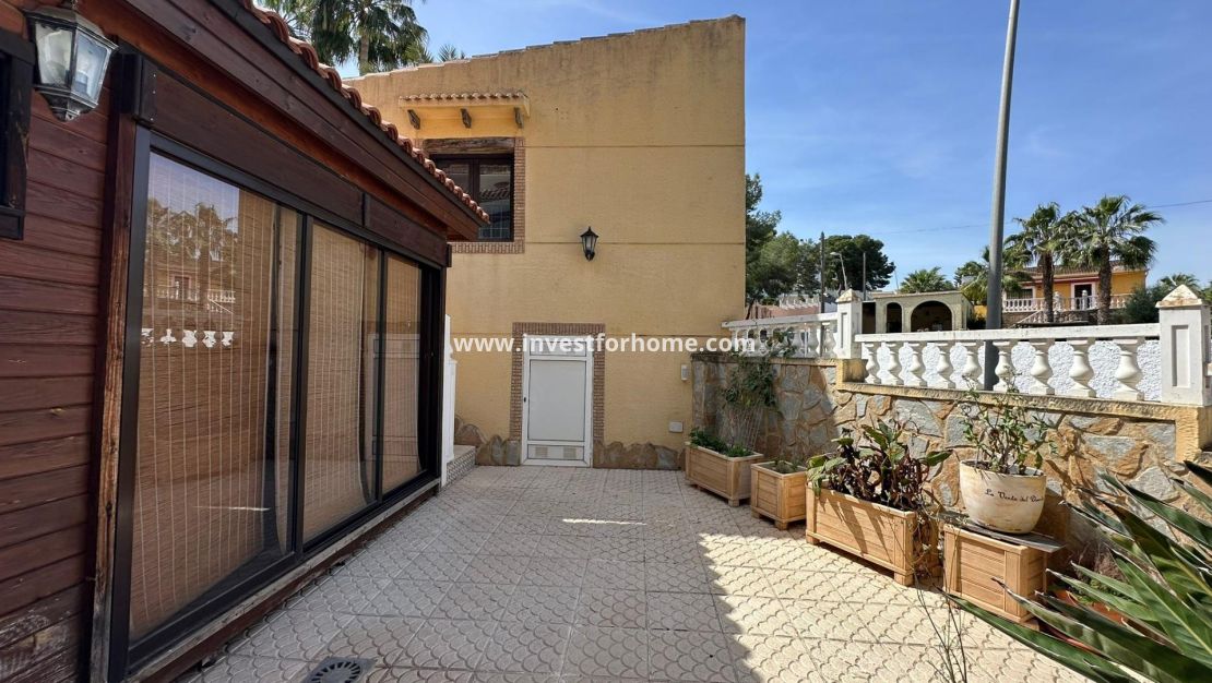 Sale - Villa - Torrevieja - Los Balcones - Los Altos Del Edén