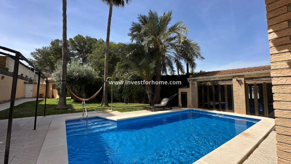 Sale - Villa - Torrevieja - Los Balcones - Los Altos Del Edén