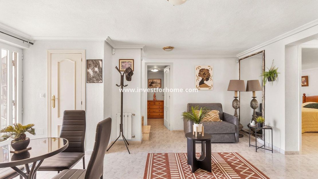 Sale - Villa - Torrevieja - Los Balcones - Los Altos Del Edén