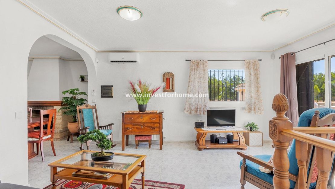 Sale - Villa - Torrevieja - Los Balcones - Los Altos Del Edén