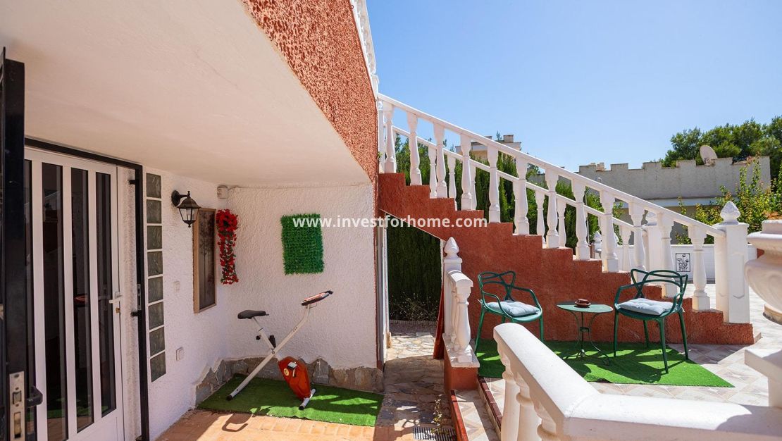 Sale - Villa - Torrevieja - Los Balcones - Los Altos Del Edén