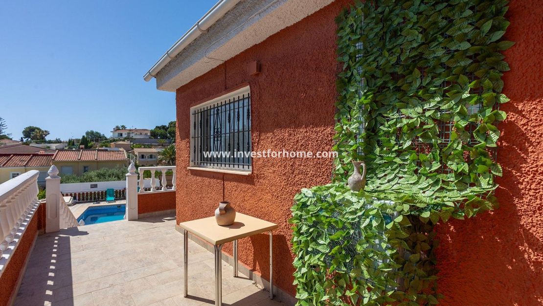 Sale - Villa - Torrevieja - Los Balcones - Los Altos Del Edén