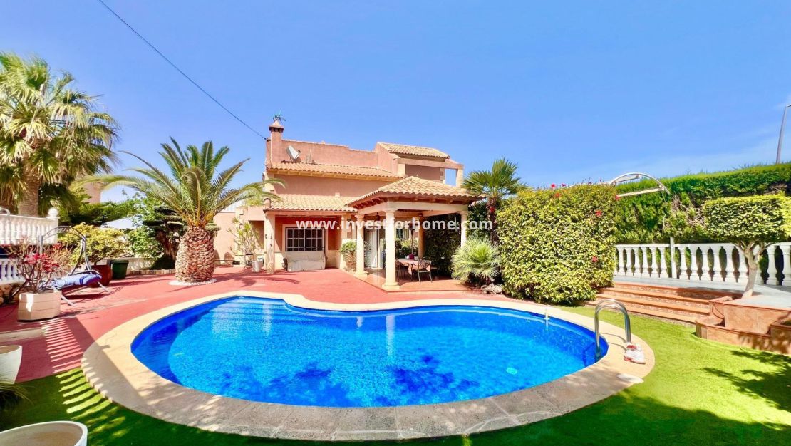 Sale - Villa - Torrevieja - Los Balcones - Los Altos Del Edén