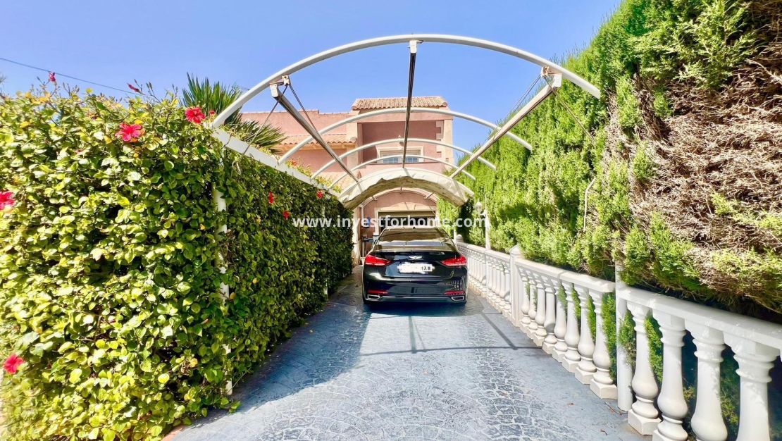 Sale - Villa - Torrevieja - Los Balcones - Los Altos Del Edén