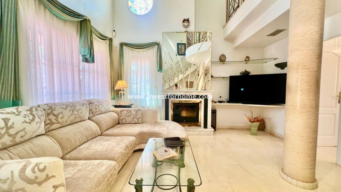 Sale - Villa - Torrevieja - Los Balcones - Los Altos Del Edén
