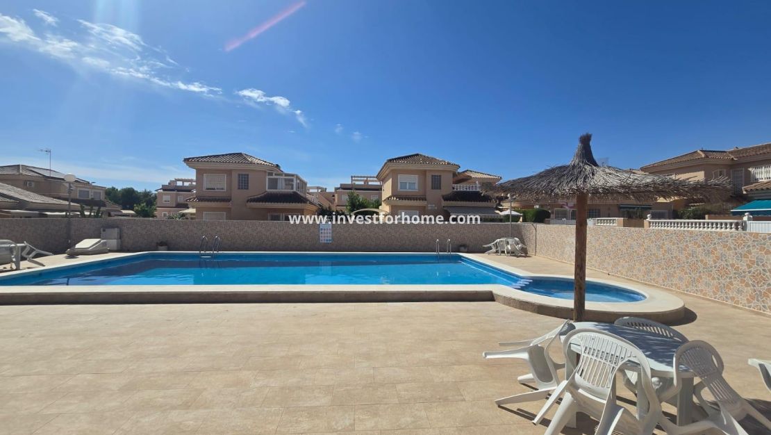 Sale - Villa - Torrevieja - Los Balcones - Los Altos Del Edén