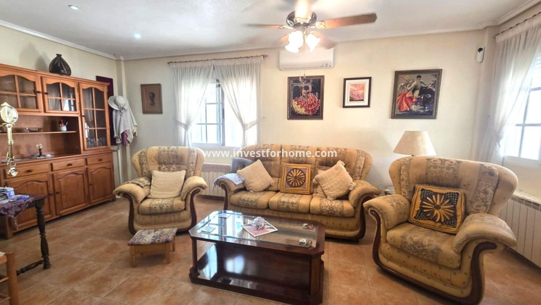 Sale - Villa - Torrevieja - Los Balcones - Los Altos Del Edén