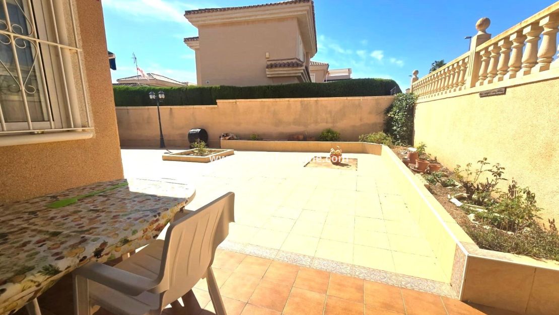 Sale - Villa - Torrevieja - Los Balcones - Los Altos Del Edén