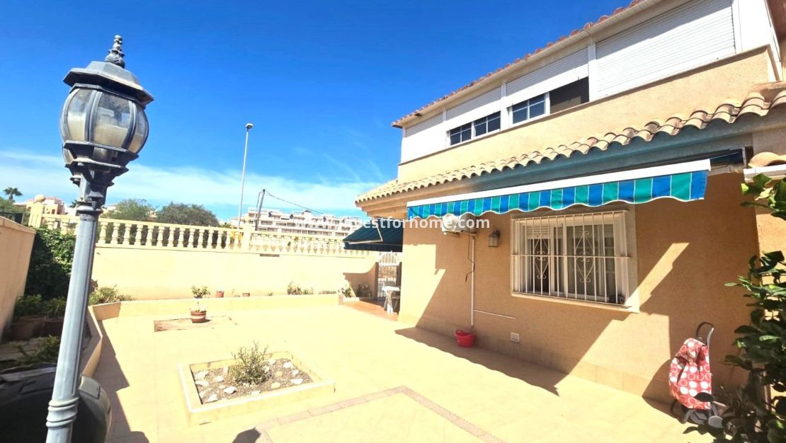 Sale - Villa - Torrevieja - Los Balcones - Los Altos Del Edén