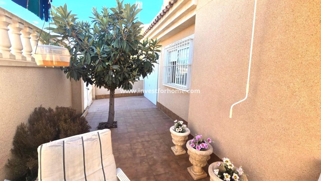 Sale - Villa - Torrevieja - Los Balcones - Los Altos Del Edén