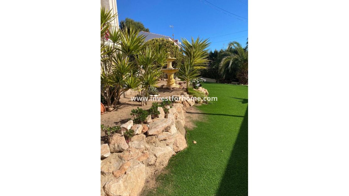 Sale - Villa - Torrevieja - Los Balcones