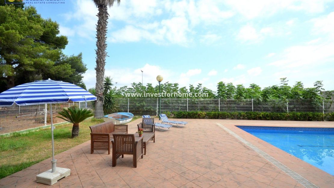 Sale - Villa - Torrevieja - Los Balcones