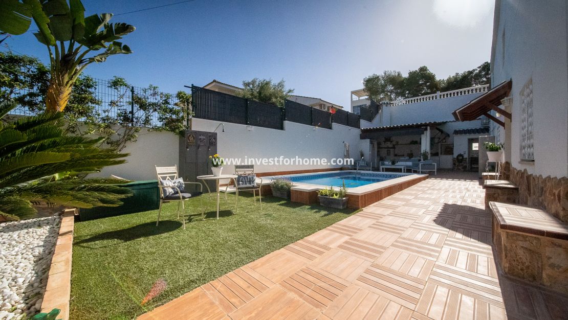 Sale - Villa - Torrevieja - Los Balcones