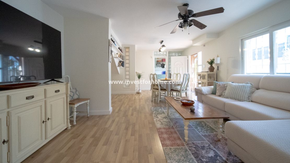 Sale - Villa - Torrevieja - Los Balcones