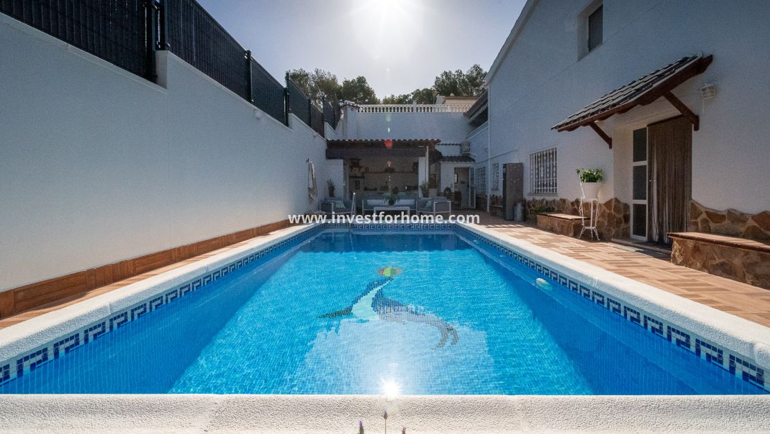 Sale - Villa - Torrevieja - Los Balcones